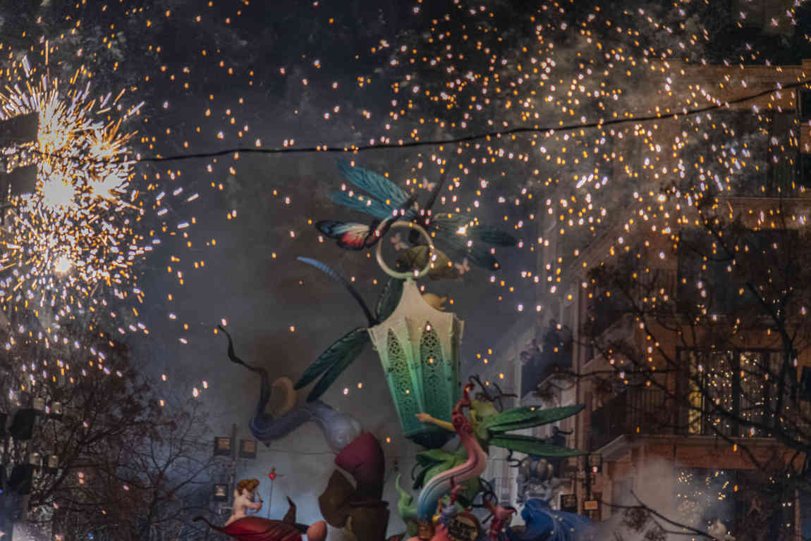 Valencia - fallas 2023 - 4 premio - falla Na Jordana - Clover earth 14.jpg